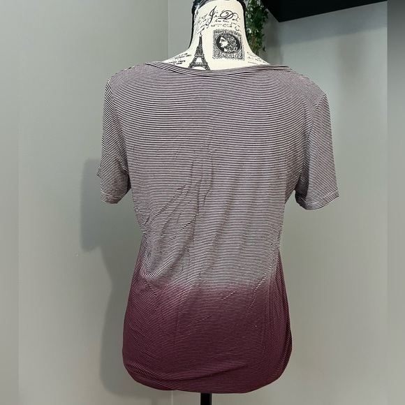 American Eagle Outfitters Ombré V-Neck T-Shirt Tee - Picture 6 of 7